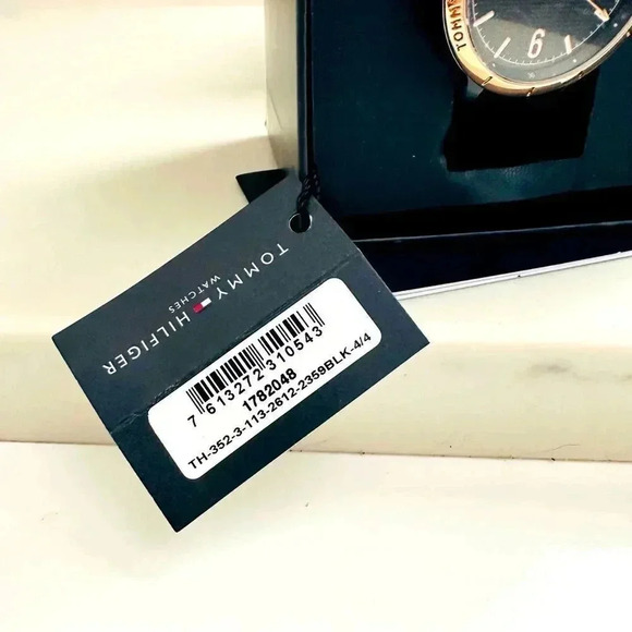 NIB Tommy Hilfiger Unisex Silicon Watch - Picture 6 of 7
